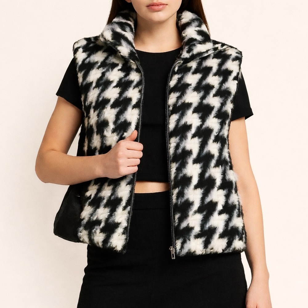 Multiples Houndstooth Faux Fur Vest Black White Zip Front Size Large